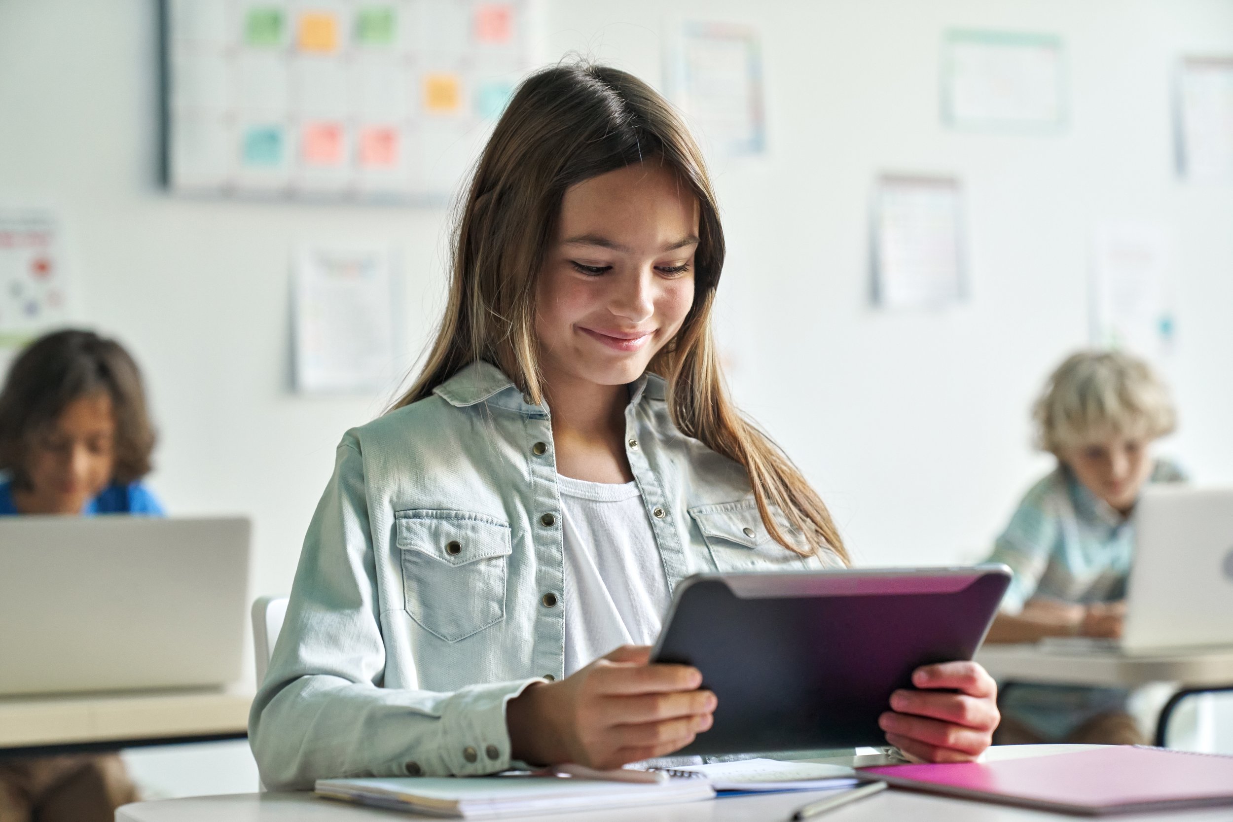 Como a IA generativa vem impactando diversos setores, das vendas à educação?